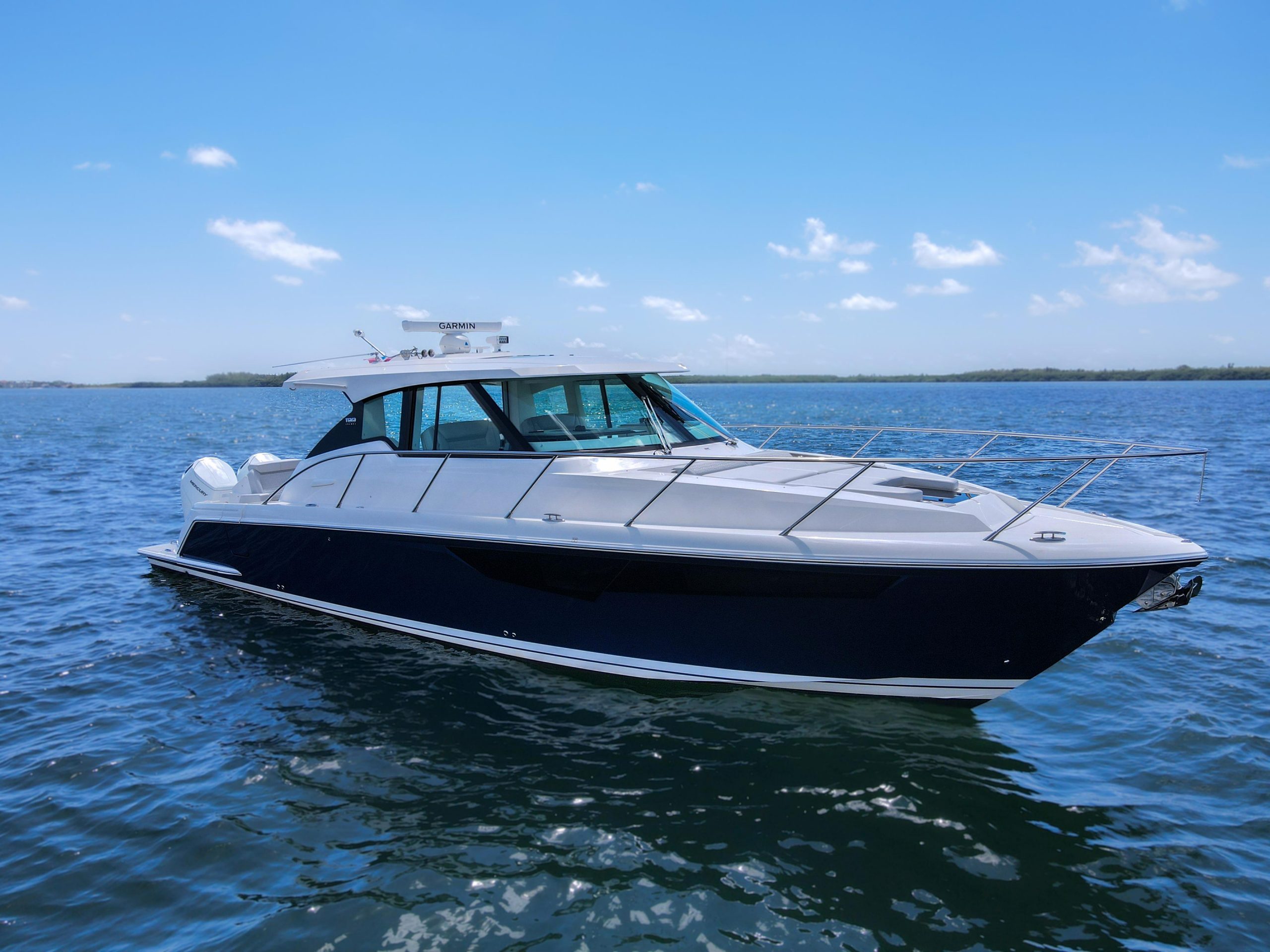 2023 Tiara 43 LE Cruiser - Sport and Style